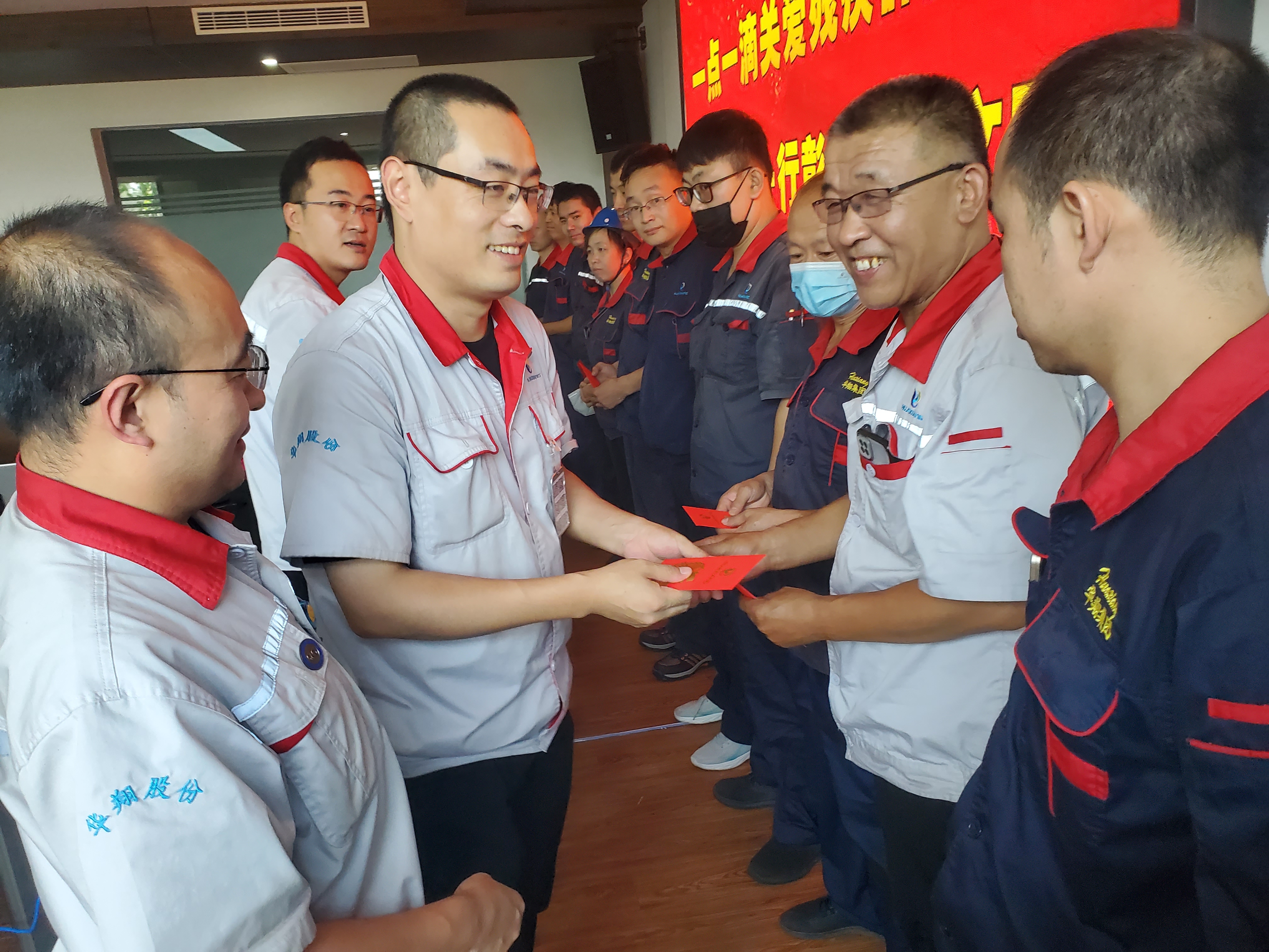 “扶殘助殘有你有我”，華翔很暖心！