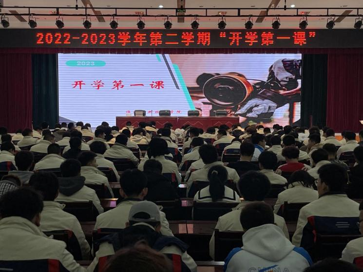 深化產教融合  共筑華翔學院——我司開展臨汾職業(yè)技術學院2022級學生“開學第一講”